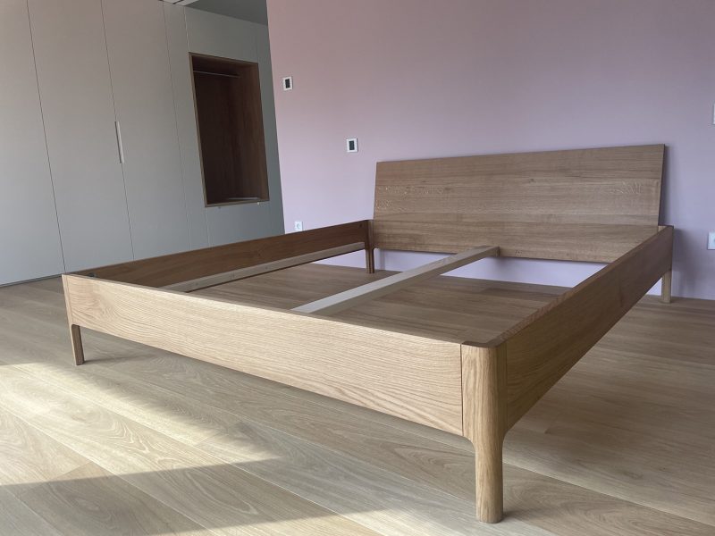 Massivholzbett